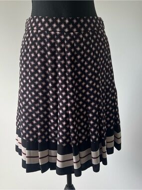 Kate Spade New York Black Pleated Skirt Size 6 A-Line Midi